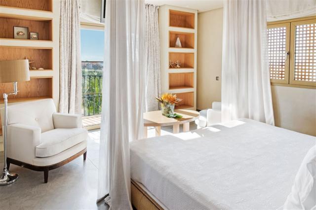 villa-palmeras-bedroom.jpg