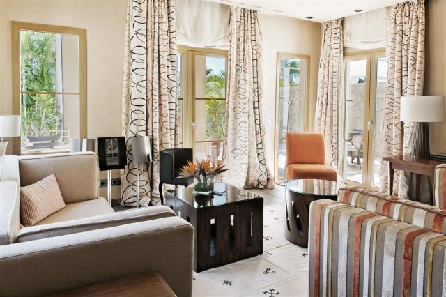 villa-retamas-livingroom.jpg