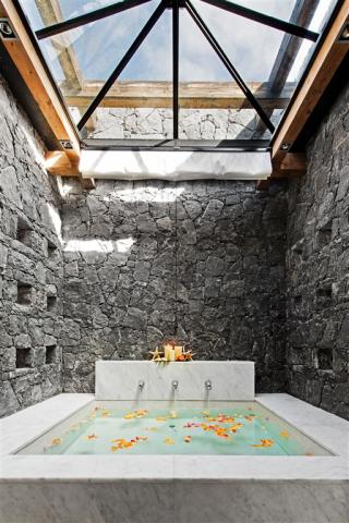 villa-retamas-volcanic-stone-bathtub.jpg