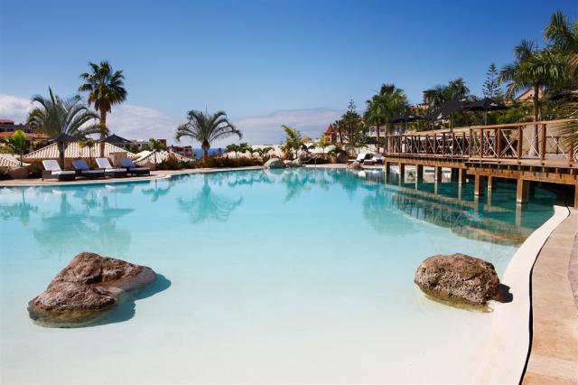 outdoor-pool-of-las-villas1.jpg