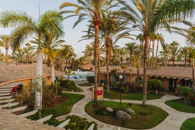 suites-villas-by-dunas-piscina3.jpg