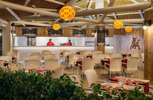 Steak House restaurant.jpg