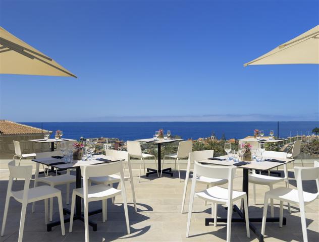 206MeliaJardinesDelTeide-Restaurant terrace.jpg