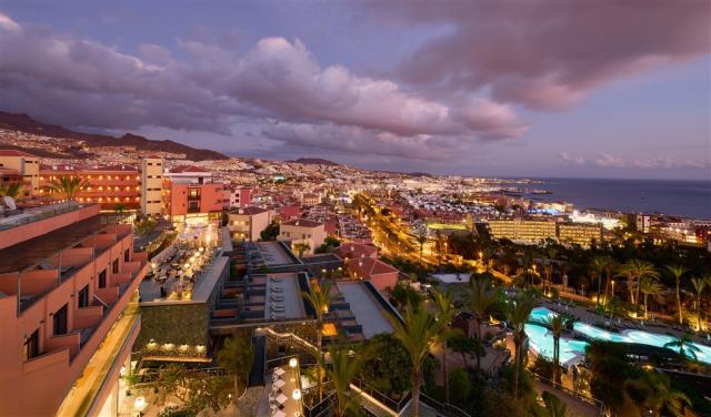 007MeliaJardinesDelTeide-Panorama.jpg