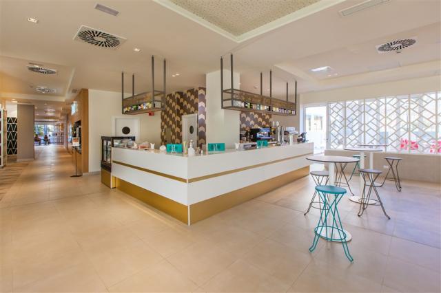 LOBBY BAR16.jpg