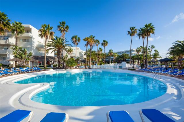02bSolLanzarote-Pool.jpg