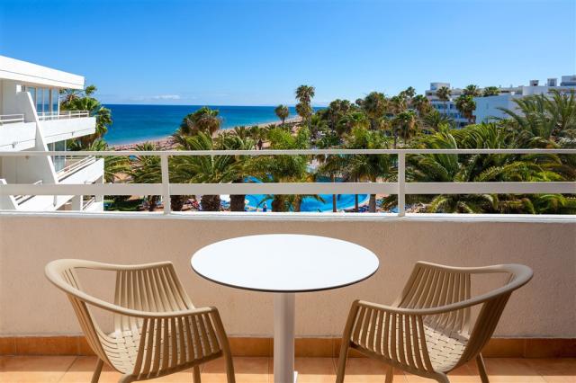 12cSolLanzarote-SolRoomSeaViewBalcony.jpg