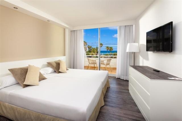 14SolLanzarote-FamilyRoomSeaView.jpg