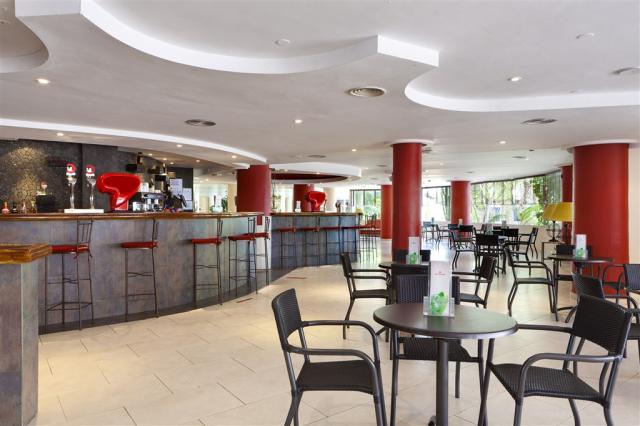 24SolLanzarote-LobbyBar.jpg