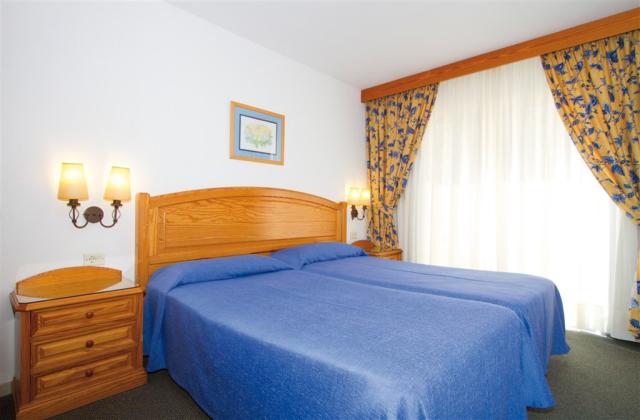 OBR_13_051 - Family room Annex building.jpg