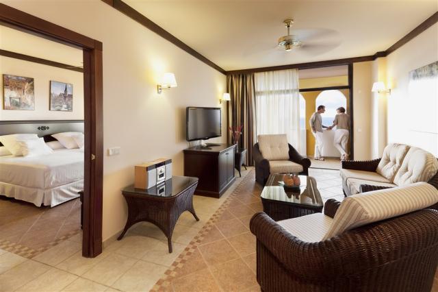 suite deluxe sea view1.jpg