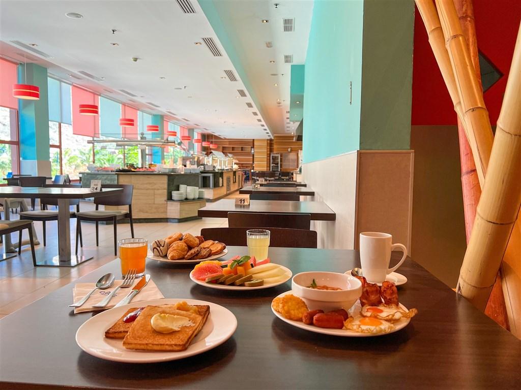 Buffet Restaurant (2).jpg