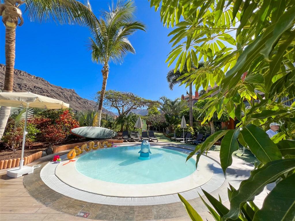 Childrens pool (1).jpg