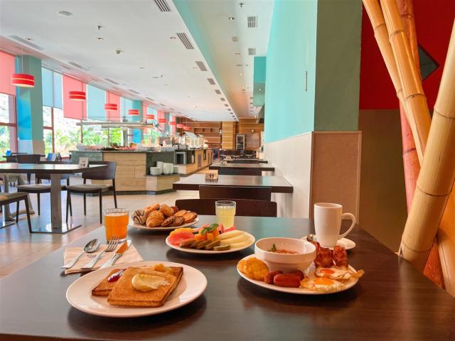 Buffet Restaurant (2).jpg