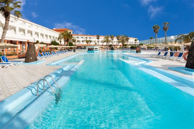 globales-costa-tropical-piscina-largo.jpg