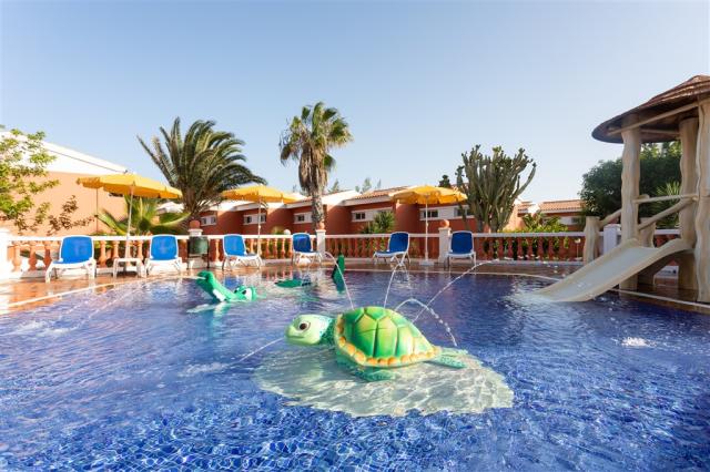 globales-costa-tropica-piscina-infantil.jpg