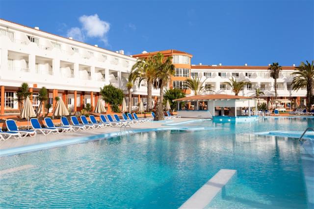 globales-costa-tropical-piscina-1.jpg