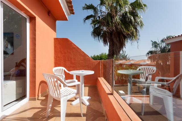 globales-costa-tropical-bungalow-terraza.jpg
