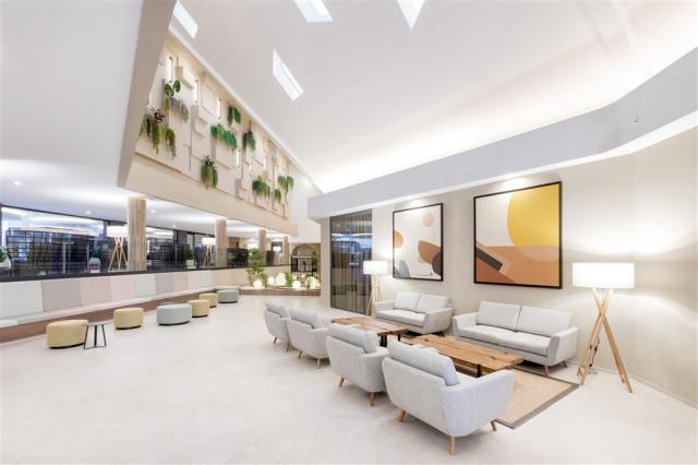 XJA_20_022 - Lobby.jpg
