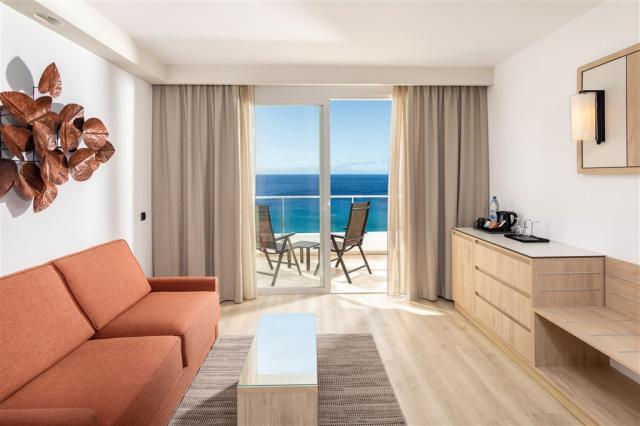 XJA_20_047 - Double room sea view.jpg