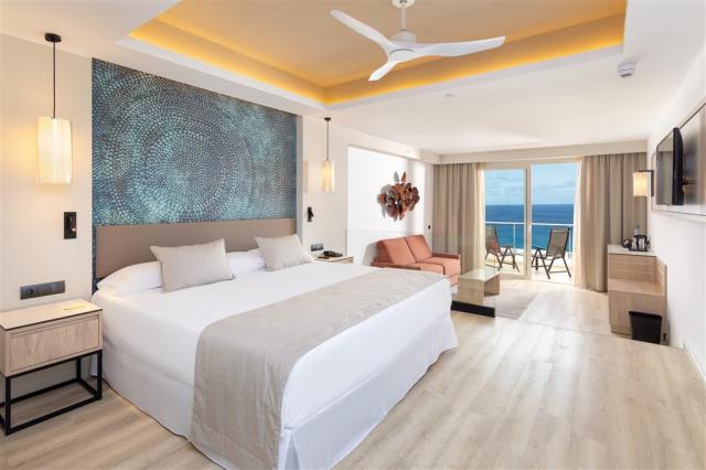XJA_20_045 - Double room sea view.jpg
