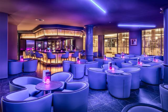 XJA_20_030 - Lounge bar.jpg