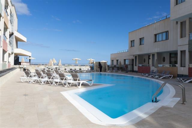 piscina pequeĄa eurostars las salinas.jpg