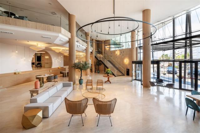 Recepcion-lobby-Arrecife-Gran-Hotel (3).jpg