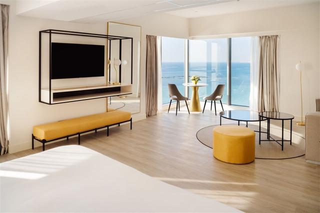 Suite-vista-lateral-mar-Arrecife-Gran-hotel (2).jpg