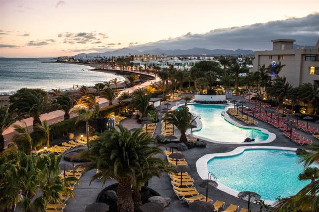 ACE - BEATRIZ PLAYA & SPA - Night pool.jpg