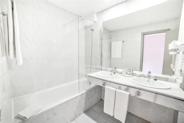 ACE - BEATRIZ PLAYA & SPA - Standard room (3).jpg