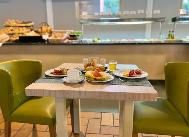 Breakfast (2).jpg