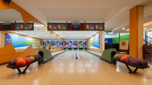Trampolines and Bowling (5).jpg