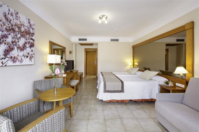 FANABE-COSTA-SUR-Double-Room-1-11.jpg