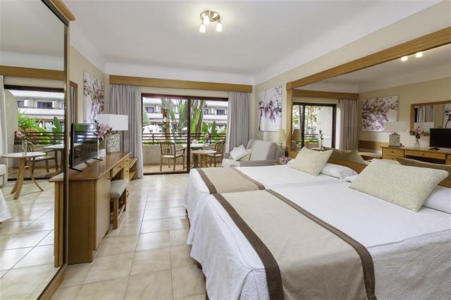 FANABE-COSTA-SUR-Accessible-Room-1-1.jpg