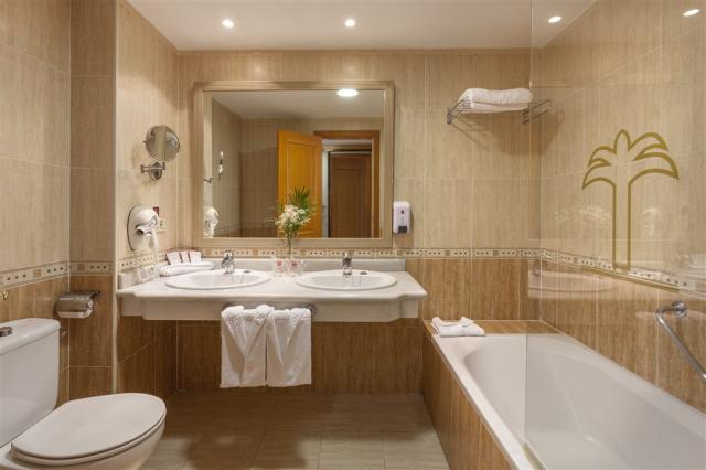 FANABE-COSTA-SUR-Family-Room-2-1.jpg