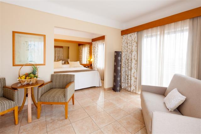 FANABE-COSTA-SUR-Suite-Junior-2-1.jpg