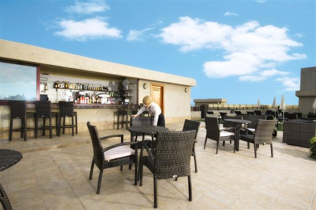 FAĂ‘ABE-COSTA-Sur-Roof-top-bar-2.jpg
