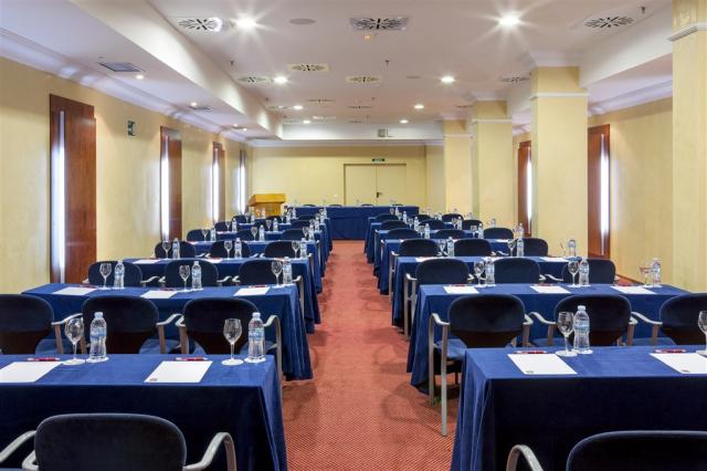 FANABE-COSTA-Sur-Meeting-Rooms-21.jpg