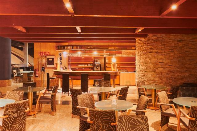 43 . Gloria Palace Amadores Thalasso & Hotel - Lobby Bar.jpg