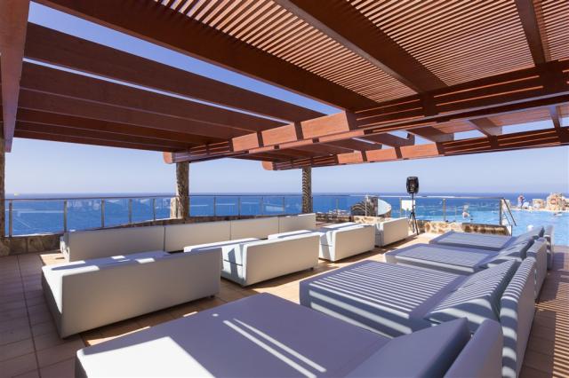 51. Gloria Palace Amadores Thalasso & Hotel - Solarium.jpg