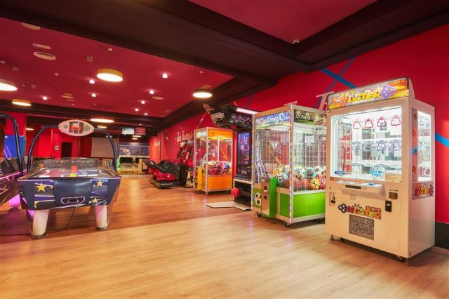 45. Gloria Palace Amadores - Game Room.jpg