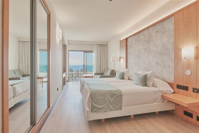 10. Gloria Palace San Agustin - Habitación Doble Vista mar.jpg