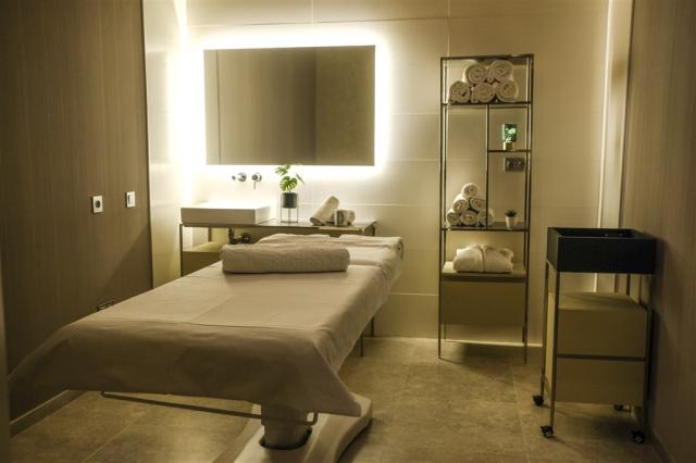 45. Gloria Palace San Agustin - Centro Thalasso cabina.jpg