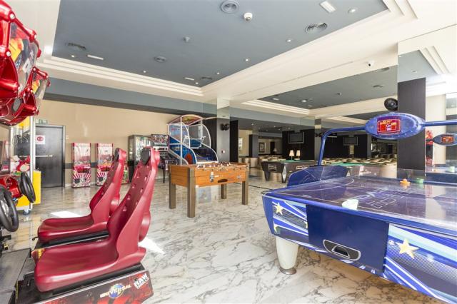 35. Gloria Palace San Agustin. Sala de Juegos.jpg
