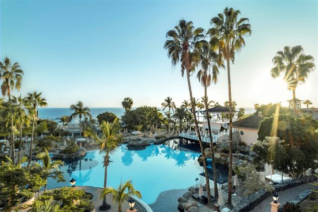 beach-club-pool.jpg