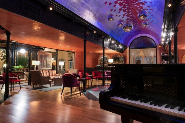 piano-bar1.jpg