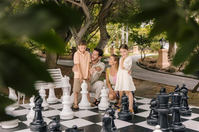 giant-chess-1.jpg