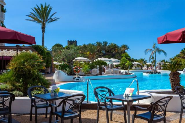 poolbar01.jpg