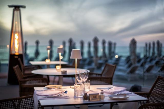 04f.RestPlatClubTerrace (1).jpg